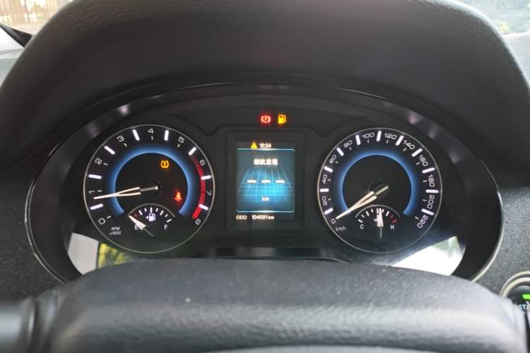 Used Haval H2 2018 Chuanxiang Edition 1.5T Manual Two-Wheel Drive Fashion Model China V Standard Instrument Cluster