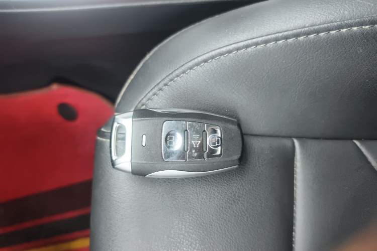 Used Haval H2 2018 Red-Label 1.5T Manual Two-Wheel Drive Elite Model Interior 1