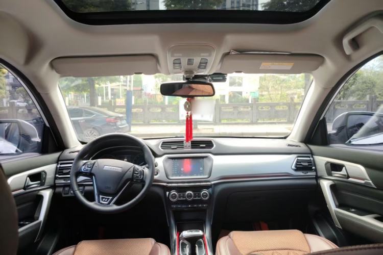 Used Haval H2 2018 Blue Label 1.5T Dual-Clutch Two-Wheel-Drive Prestige Model Interior 1