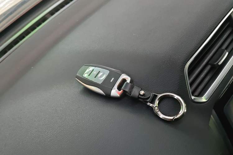 Used Haval H2 2018 Red-Label 1.5T Manual Two-Wheel Drive Luxury Model Interior 1