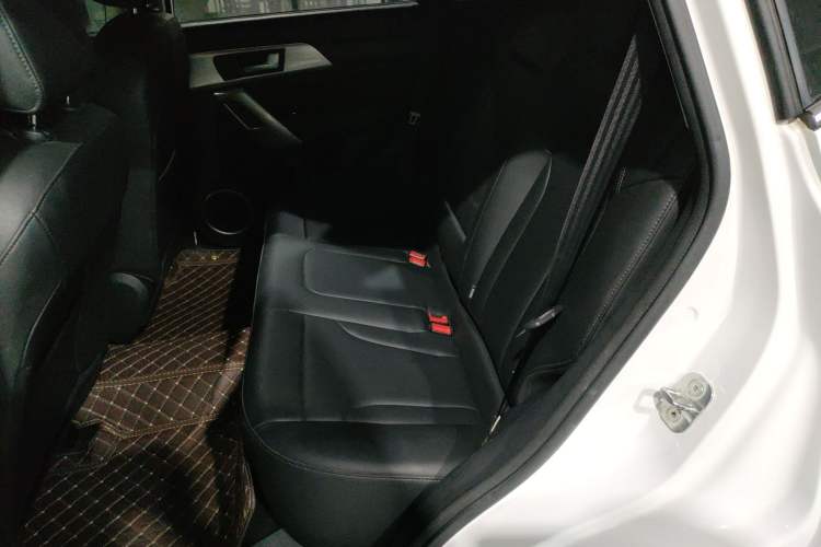 Used Haval H2 2018 Red-Label 1.5T Dual-Clutch Two-Wheel-Drive Luxury Model Interior 1