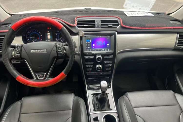 Used Haval H2 2018 Red-Label 1.5T Manual Two-Wheel Drive Elite Model Interior 1