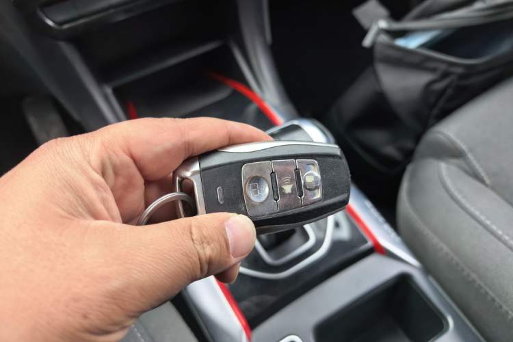 Used Haval H2 2018 Chuanxiang Edition Blue Badge 1.5T Dual-Clutch Two-Wheel Drive Fashionable Model Interior 1