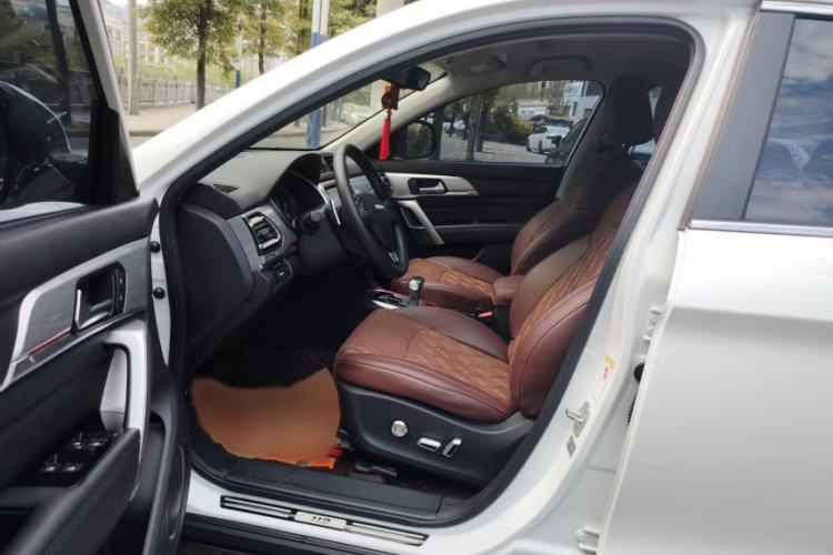 Used Haval H2 2018 Blue Label 1.5T Dual-Clutch Two-Wheel-Drive Prestige Model Interior 2