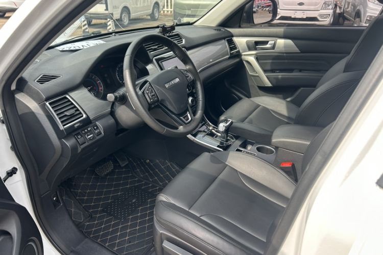 Used Haval H2 2018 Red-Label 1.5T Dual-Clutch Two-Wheel-Drive Luxury Model Interior 2