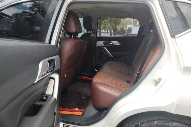 Used Haval H2 2018 Blue Label 1.5T Dual-Clutch Two-Wheel-Drive Prestige Model Interior 3