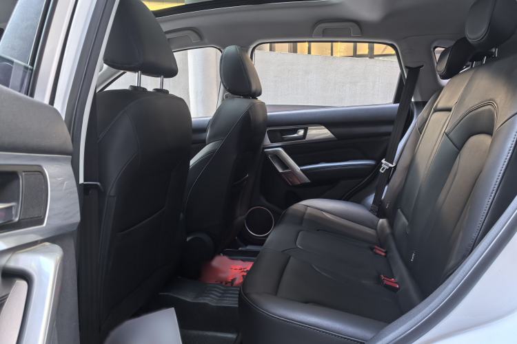 Used Haval H2 2018 Red-Label 1.5T Manual Two-Wheel Drive Luxury Model Interior 3