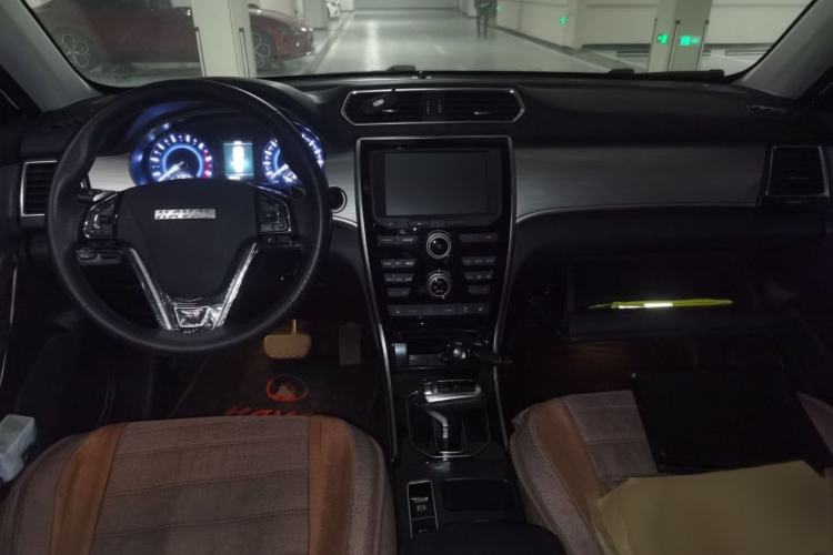 Used Haval H2 2018 Red-Label 1.5T Dual-Clutch Two-Wheel-Drive Luxury Model Interior 3
