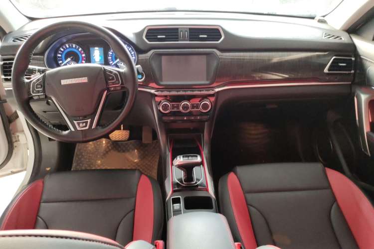Used Haval H2 2018 Blue-Label 1.5T Dual-Clutch Two-Wheel-Drive Luxury Model Interior 3