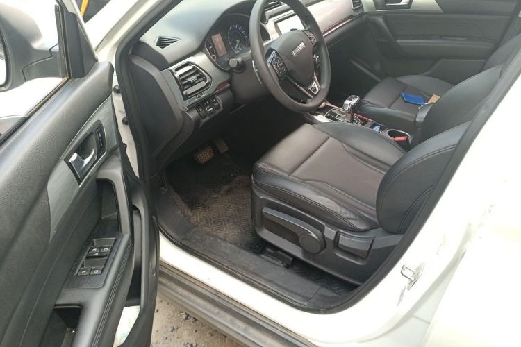 Used Haval H2 2018 Chuanxiang Edition Blue Badge 1.5T Dual-Clutch Two-Wheel Drive Fashionable Model Interior 3