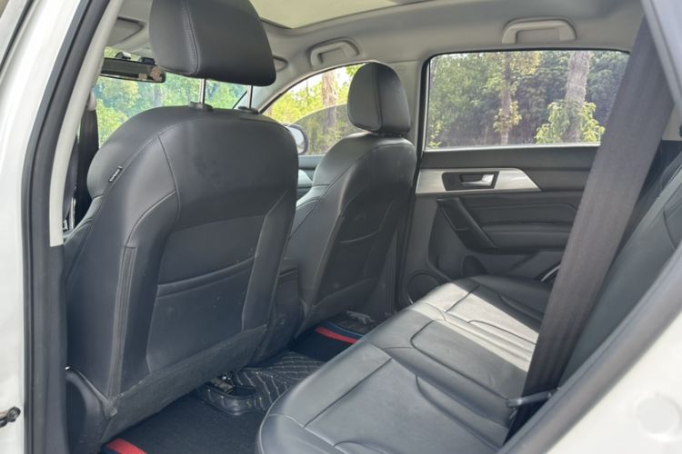 Used Haval H2 2018 Chuanxiang Edition Blue Badge 1.5T Dual-Clutch Two-Wheel Drive ZhiShang Model Interior 3