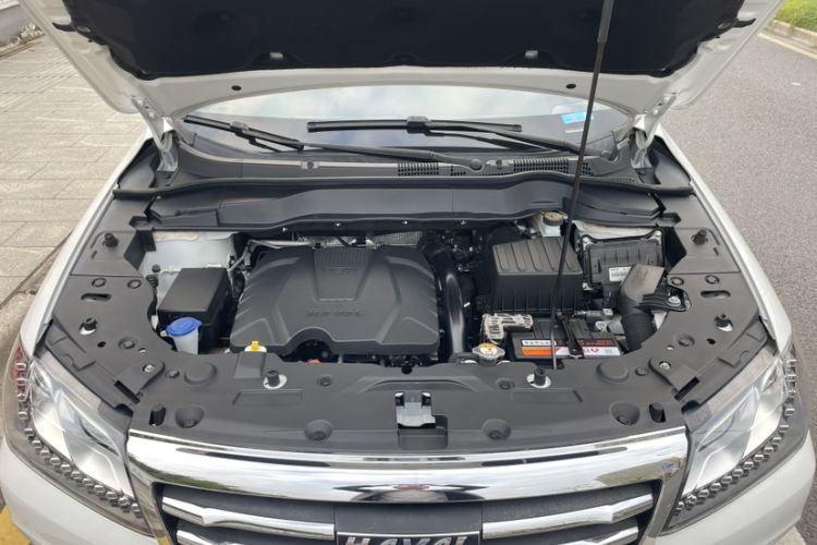 Used Haval H2 2018 1.5T Dual-Clutch Two-Wheel Drive Fashion Model China VI Standard Interior 4
