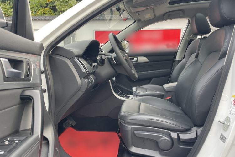 Used Haval H2 2018 1.5T Dual-Clutch Two-Wheel Drive Fashion Model China VI Standard Interior 5