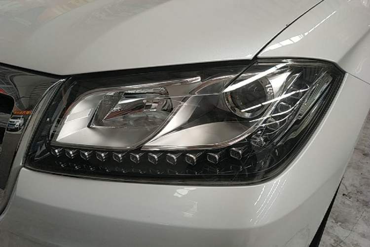 Used Haval H2 2018 1.5T Dual-Clutch Two-Wheel Drive Fashion Model China VI Standard Left Front Headlight