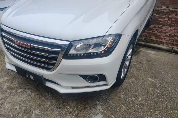 Used Haval H2 2018 Red-Label 1.5T Dual-Clutch Two-Wheel-Drive Elite Model Left Front Headlight