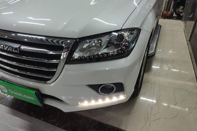 Used Haval H2 2018 1.5T Dual-Clutch Two-Wheel Drive Fashion Model China VI Standard Left Front Headlight