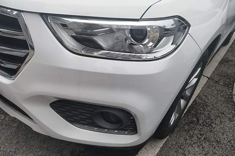 Used Haval H2 2018 Blue-Label 1.5T Dual-Clutch Two-Wheel-Drive Luxury Model Left Front Headlight