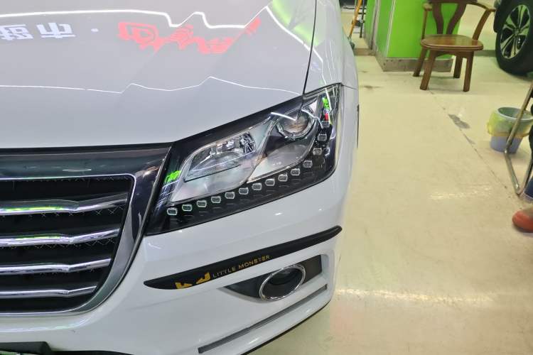 Used Haval H2 2018 Red-Label 1.5T Manual Two-Wheel Drive Luxury Model Left Front Headlight