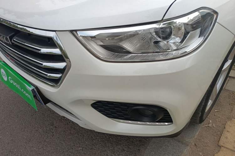 Used Haval H2 2018 1.5T Dual-Clutch Two-Wheel Drive Fashion Model China VI Standard Left Front Headlight