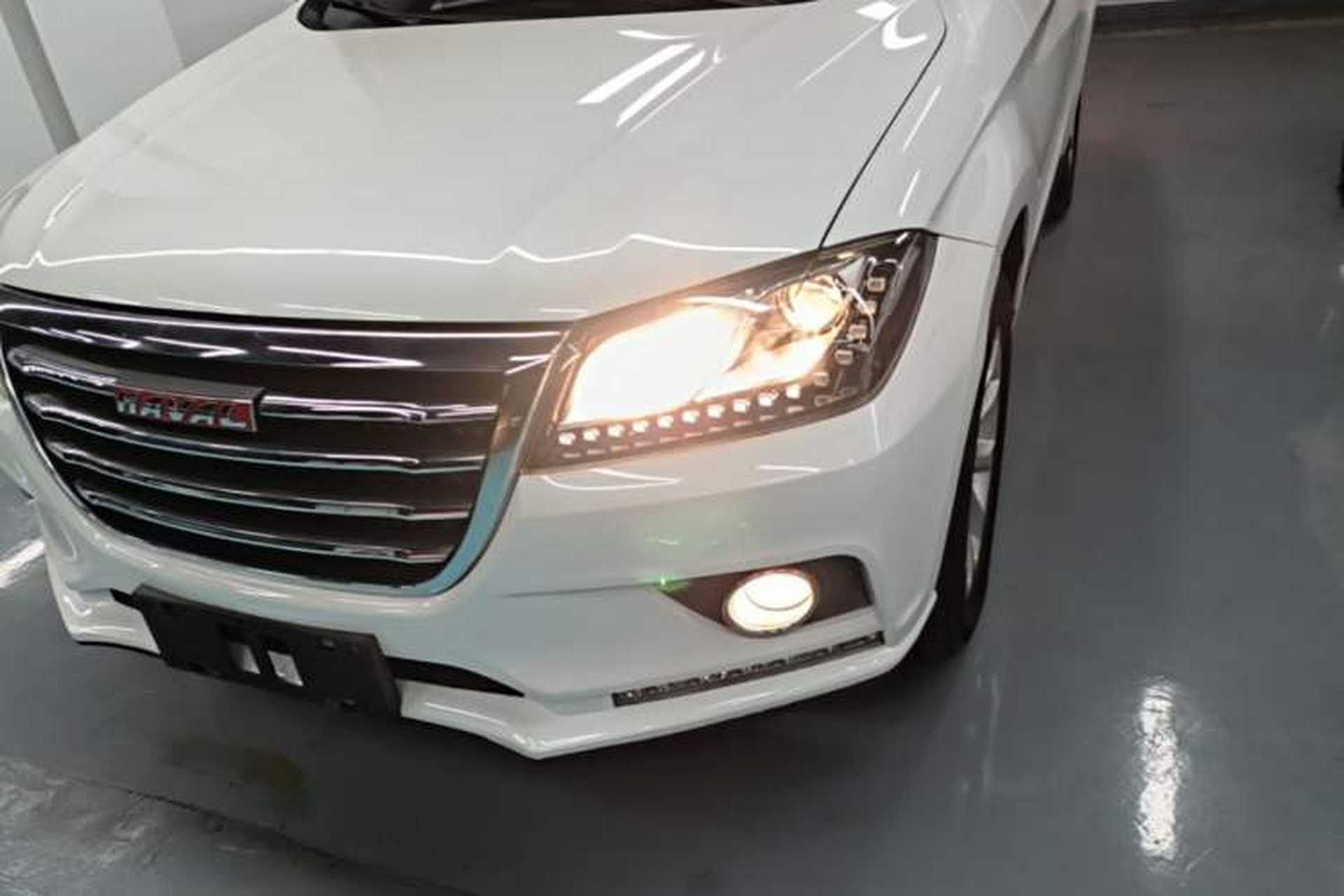 Used Haval H2 2018 Red-Label 1.5T Manual Two-Wheel Drive Luxury Model Left Front Headlight