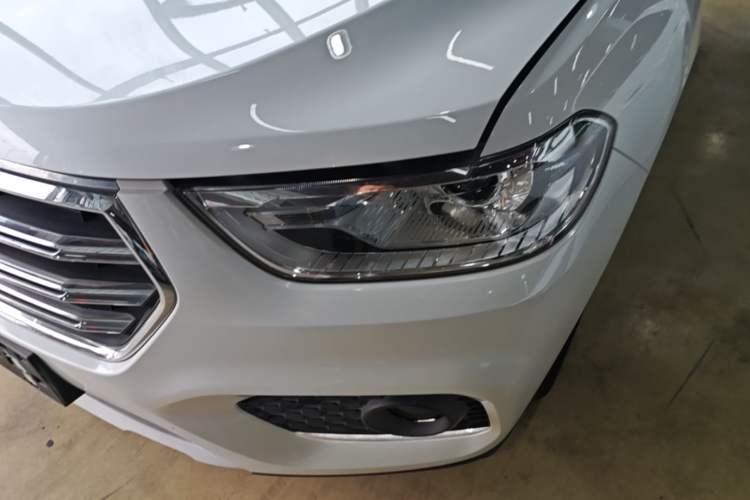 Used Haval H2 2018 1.5T Dual-Clutch Two-Wheel Drive Fashion Model China VI Standard Left Front Headlight
