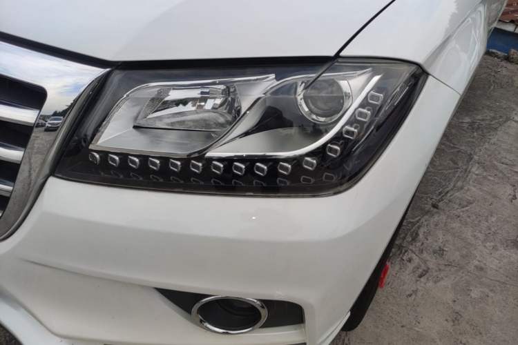 Used Haval H2 2018 Chuanxiang Edition Red Badge 1.5T Dual-Clutch Two-Wheel Drive Fashionable Model Left Front Headlight