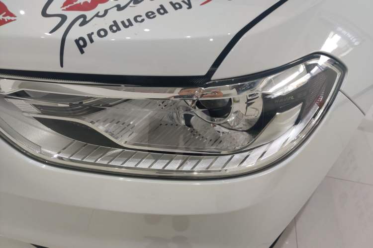 Used Haval H2 2018 Blue Label 1.5T Manual Two-Wheel Drive Elite Model Left Front Headlight