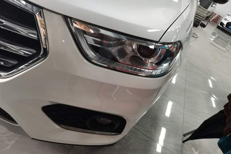 Used Haval H2 2018 Blue-Label 1.5T Dual-Clutch Two-Wheel-Drive Luxury Model Left Front Headlight