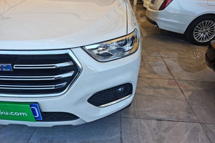 Used Haval H2 2018 Blue-Label 1.5T Dual-Clutch Two-Wheel-Drive Luxury Model Left Front Headlight