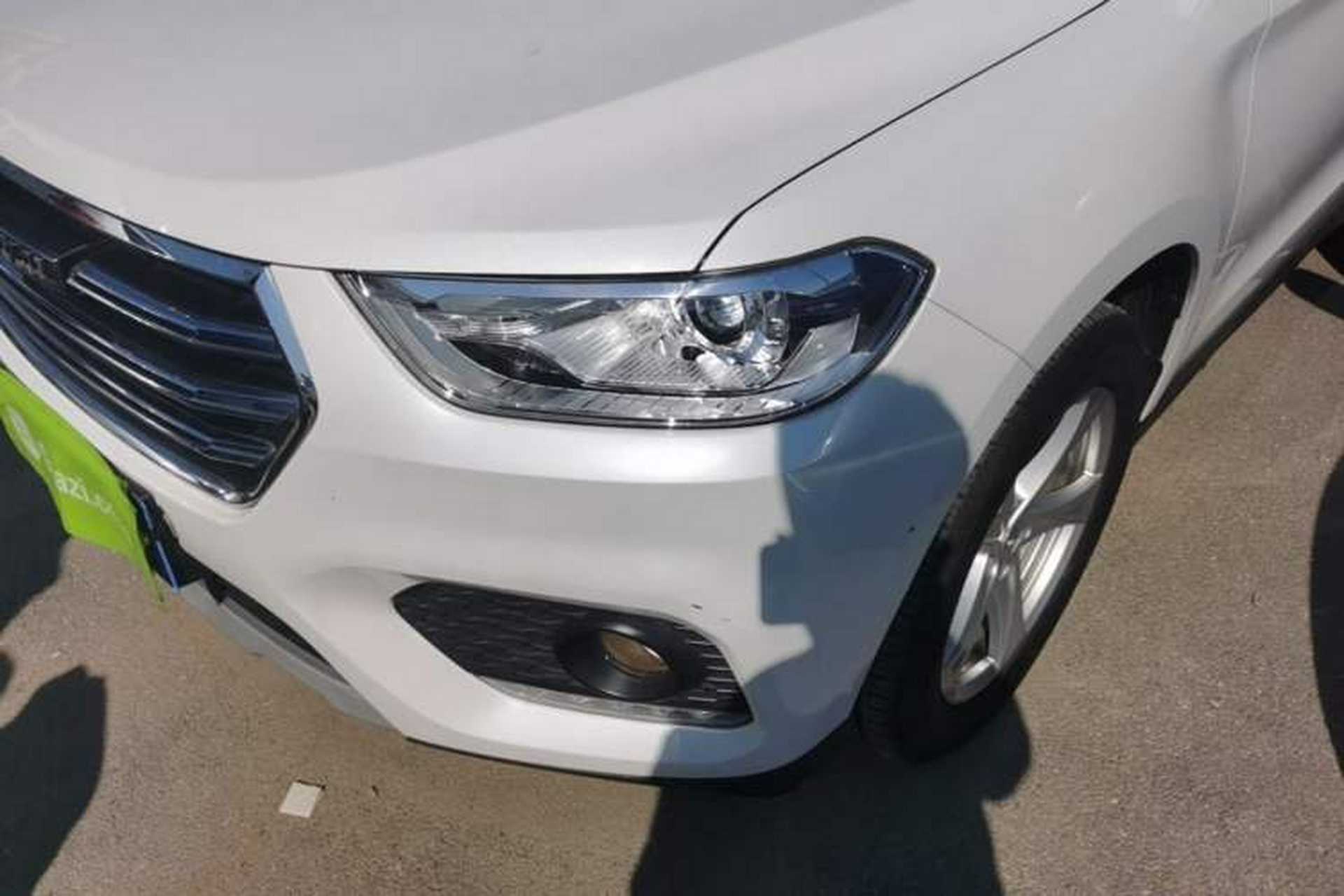 Used Haval H2 2018 Chuanxiang Edition Blue Badge 1.5T Manual Two-Wheel Drive Fashionable Model Left Front Headlight