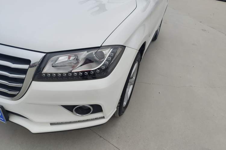Used Haval H2 2018 Chuanxiang Edition Red Badge 1.5T Dual-Clutch Two-Wheel Drive Fashionable Model Left Front Headlight