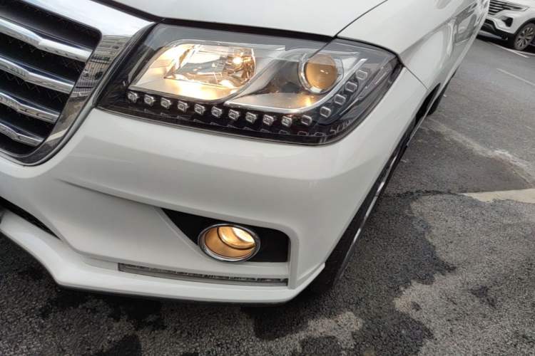 Used Haval H2 2018 Red-Label 1.5T Dual-Clutch Two-Wheel-Drive Luxury Model Left Front Headlight