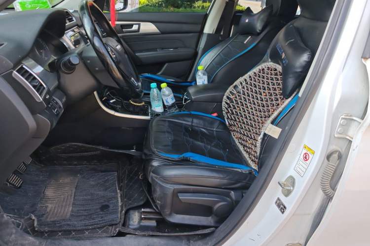 Used Haval H2 2018 1.5T Manual Two-Wheel Drive Luxury Model China VI Standard Left Front Seat