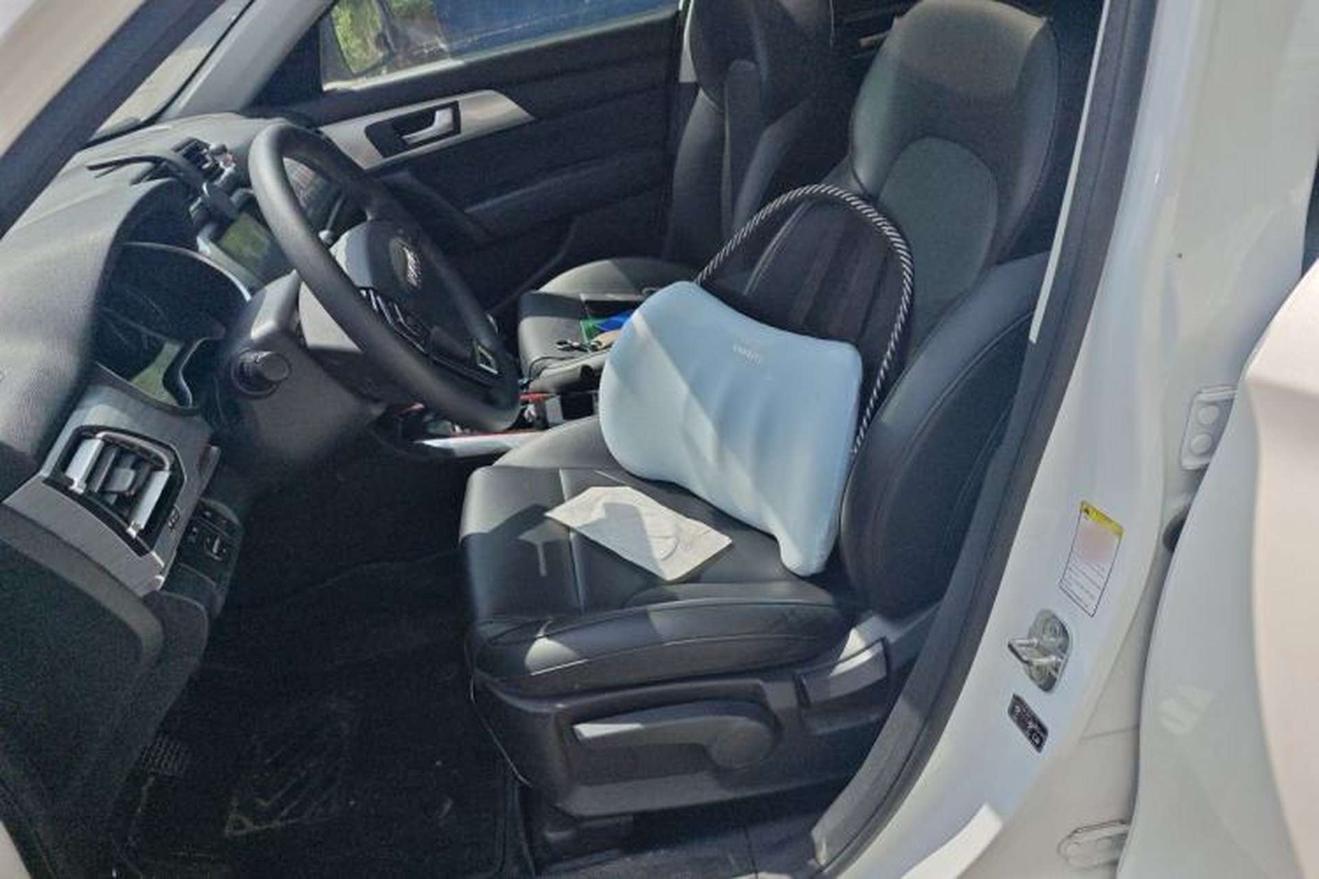 Used Haval H2 2018 Chuanxiang Edition 1.5T Manual Two-Wheel Drive Fashion Model China V Standard Left Front Seat