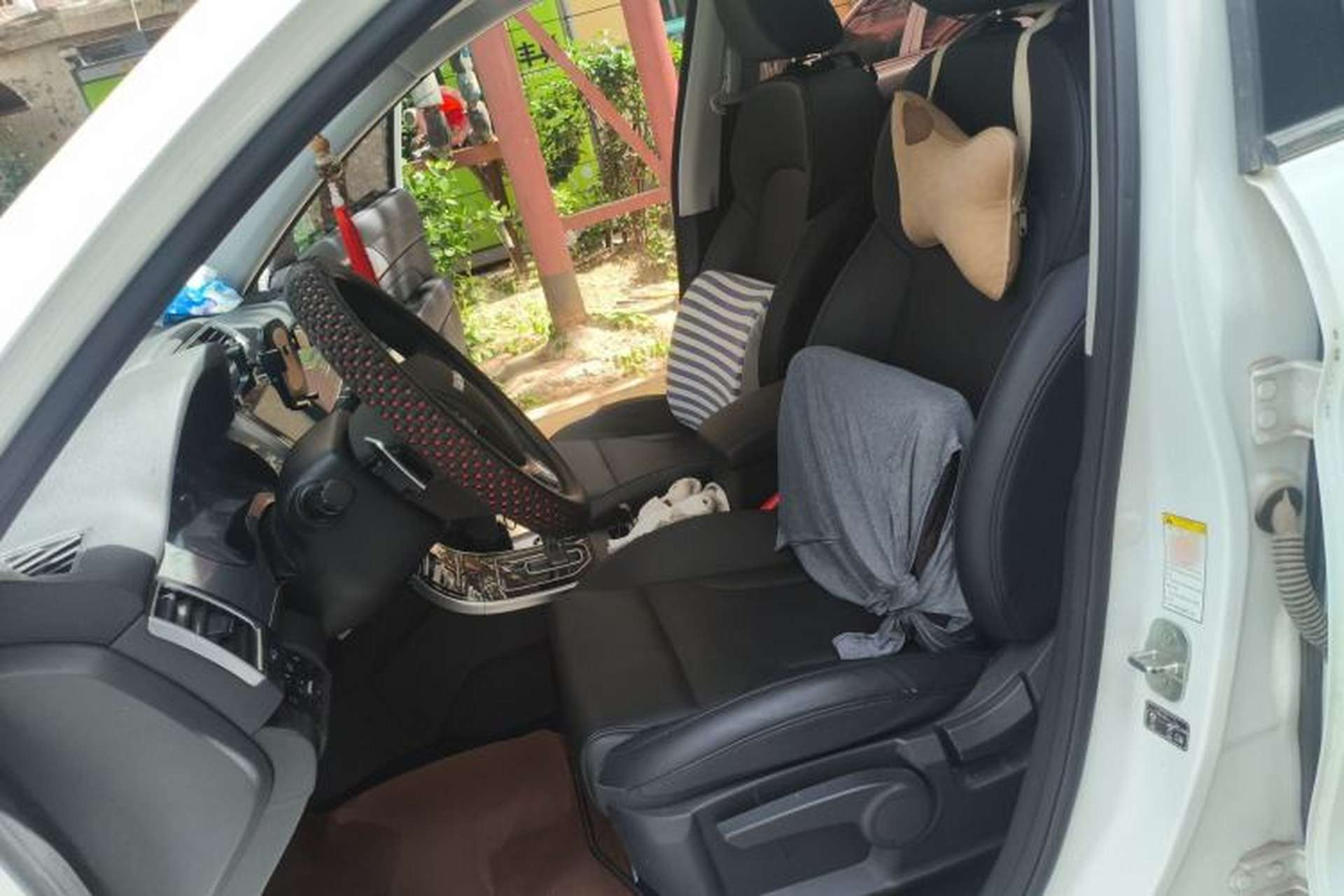 Used Haval H2 2018 Red-Label 1.5T Dual-Clutch Two-Wheel-Drive Luxury Model Left Front Seat