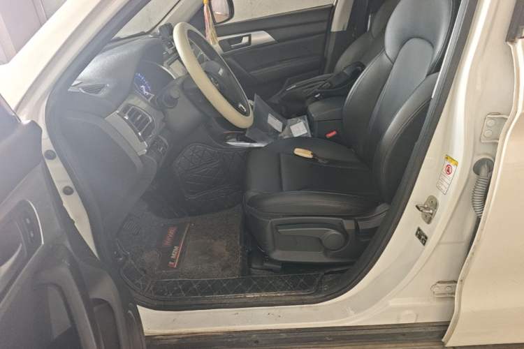 Used Haval H2 2018 Chuanxiang Edition Blue Badge 1.5T Manual Two-Wheel Drive Fashionable Model Left Front Seat