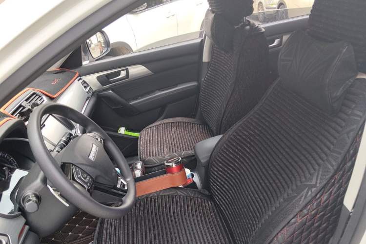 Used Haval H2 2018 Chuanxiang Edition 1.5T Dual-Clutch Two-Wheel Drive Fashion Model China V Standard Left Front Seat
