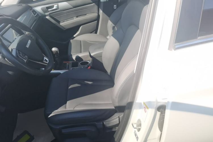 Used Haval H2 2018 Chuanxiang Edition Blue Badge 1.5T Manual Two-Wheel Drive Fashionable Model Left Front Seat