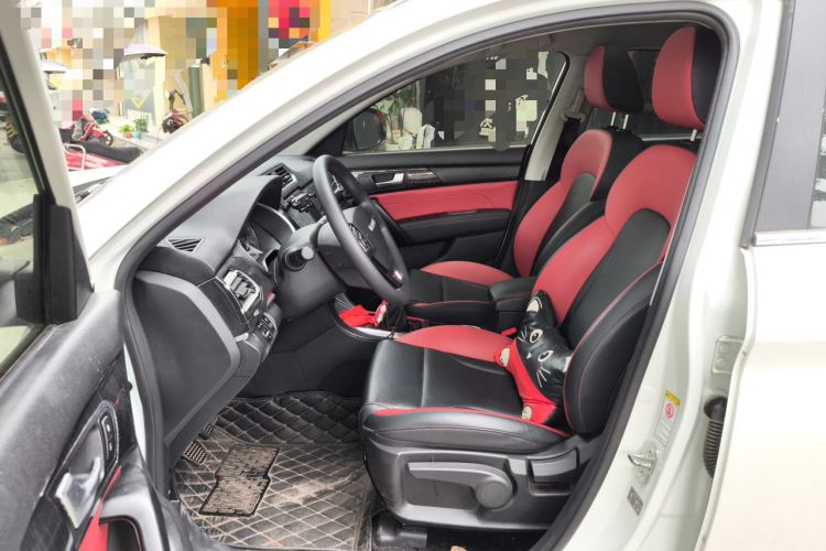 Used Haval H2 2018 Chuanxiang Edition 1.5T Manual Two-Wheel Drive Fashion Model China V Standard Left Front Seat
