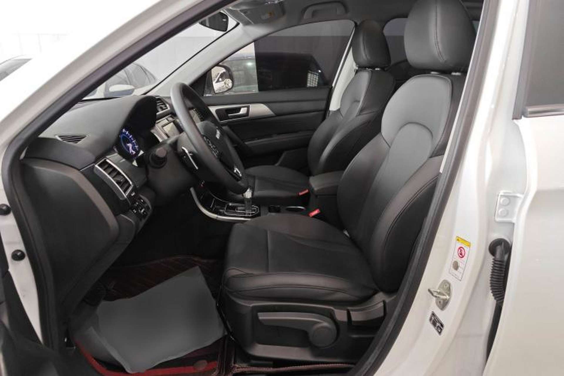 Used Haval H2 2018 1.5T Dual-Clutch Two-Wheel Drive Fashion Model China VI Standard Left Front Seat