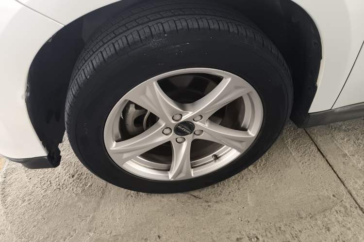 Used Haval H2 2018 Chuanxiang Edition Blue Badge 1.5T Dual-Clutch Two-Wheel Drive Fashionable Model Left Front Wheel Hub