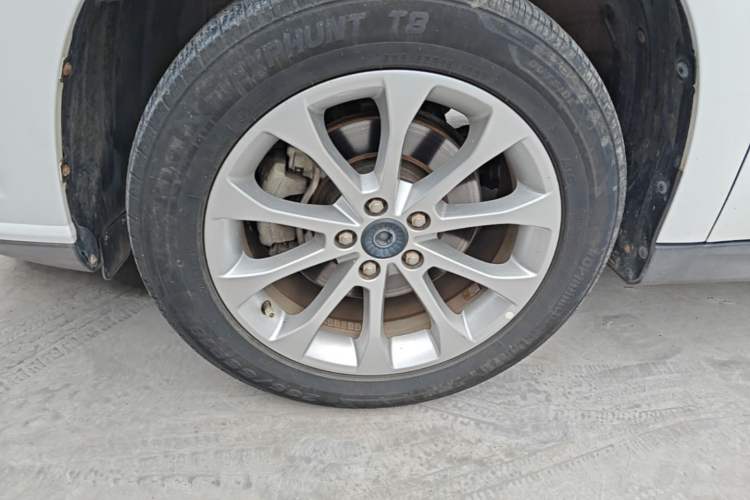 Used Haval H2 2018 Red-Label 1.5T Dual-Clutch Two-Wheel-Drive Luxury Model Left Front Wheel Hub