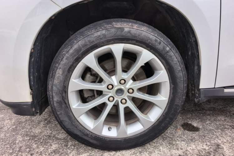 Used Haval H2 2018 Blue Label 1.5T Manual Two-Wheel Drive Luxury Model Left Front Wheel Hub