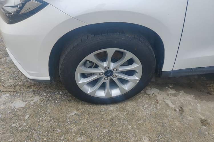 Used Haval H2 2018 Red-Label 1.5T Dual-Clutch Two-Wheel-Drive Elite Model Left Front Wheel Hub