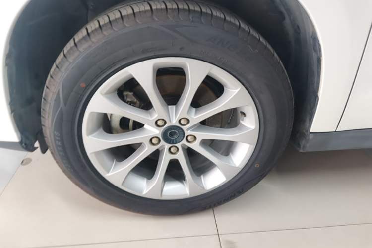 Used Haval H2 2018 Red-Label 1.5T Dual-Clutch Two-Wheel-Drive Elite Model Left Front Wheel Hub