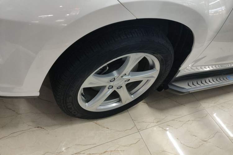Used Haval H2 2018 1.5T Dual-Clutch Two-Wheel Drive Fashion Model China VI Standard Left Front Wheel Hub