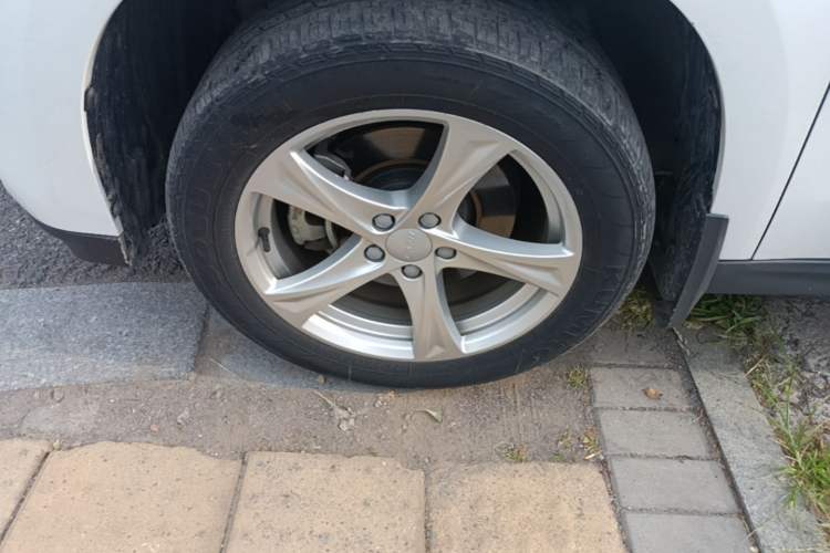 Used Haval H2 2018 1.5T Dual-Clutch Two-Wheel Drive Fashion Model China VI Standard Left Front Wheel Hub