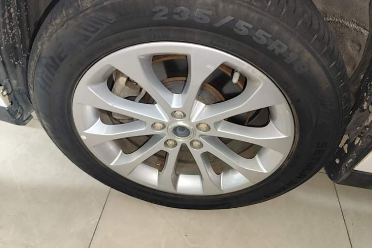 Used Haval H2 2018 Blue-Label 1.5T Dual-Clutch Two-Wheel-Drive Luxury Model Left Front Wheel Hub