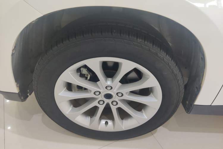 Used Haval H2 2018 Blue Label 1.5T Manual Two-Wheel Drive Elite Model Left Front Wheel Hub