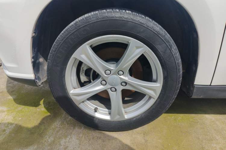 Used Haval H2 2018 1.5T Dual-Clutch Two-Wheel Drive Fashion Model China VI Standard Left Front Wheel Hub